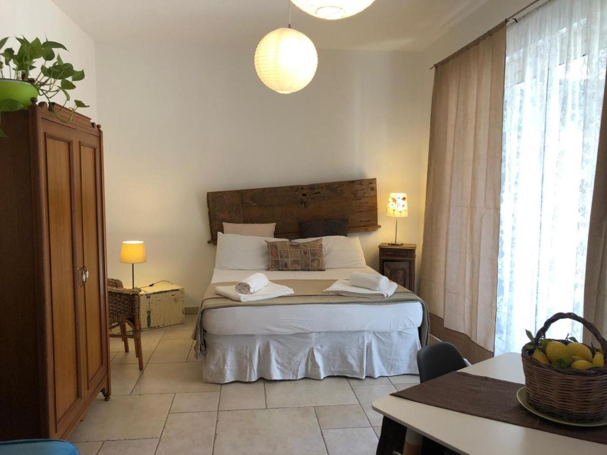 Odegos Mono & Trilo Bed & Breakfast Torre dell'Orso Exterior photo